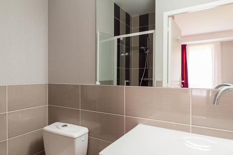 Bathroom 4, Albizia Hotel, Dordogne