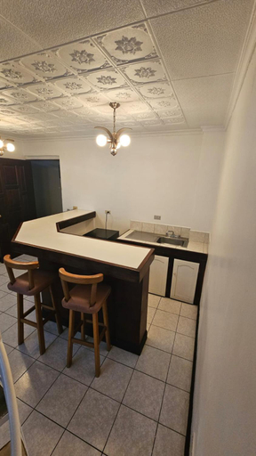 Others 5, Hotel Valladolid, Heredia
