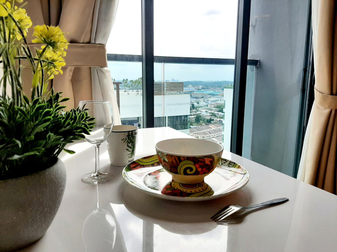 Food & Drinks, Symphony Tower Studio #9 with balcony, Hulu Langat