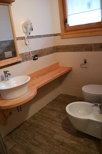 Bathroom 4, Dalla Natura la Salute, Trento