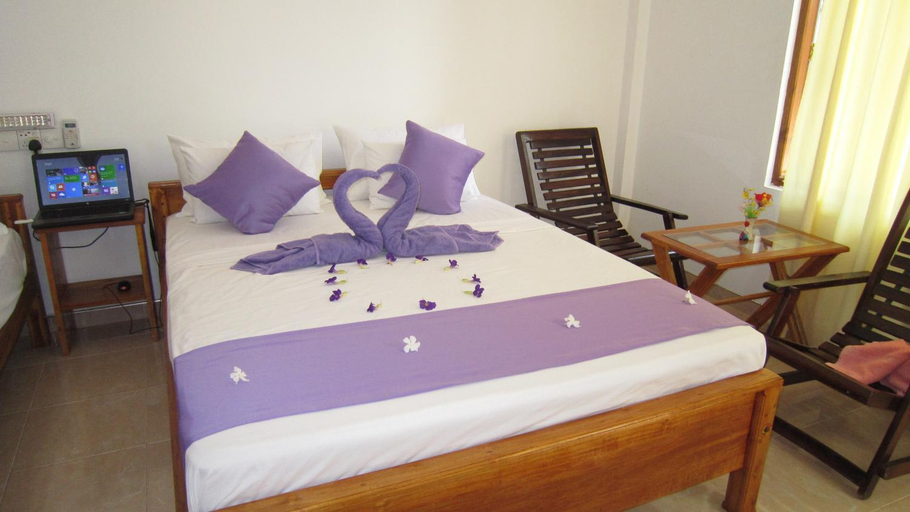 Bedroom 3, Hotel Gayan's, Thanamalvila