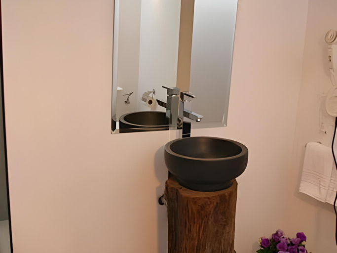 Bathroom 3, Ca´n Pere, Baleares