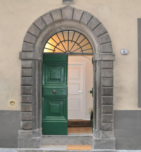 6 Via della Rosa, Lucca
