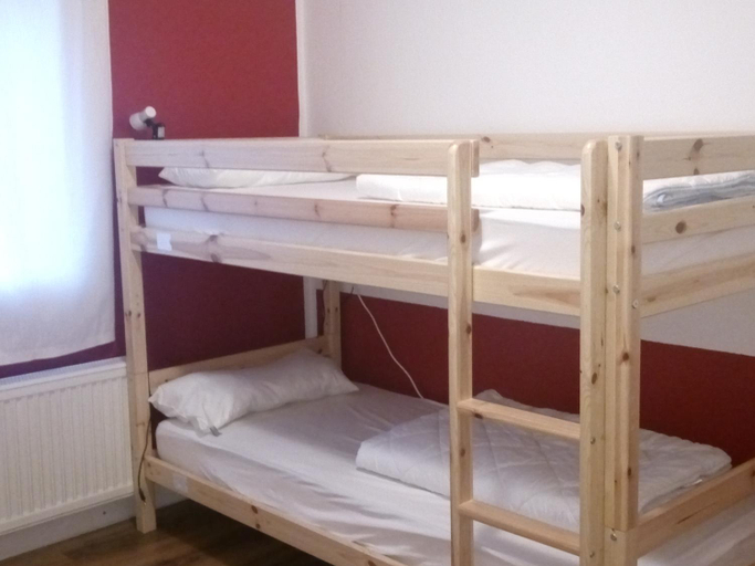 Others 4, Hostel 45, Bonn