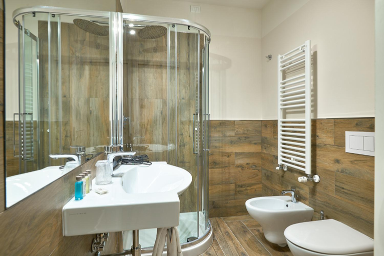 Bathroom 11