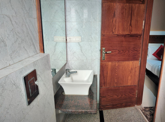 Bathroom 7