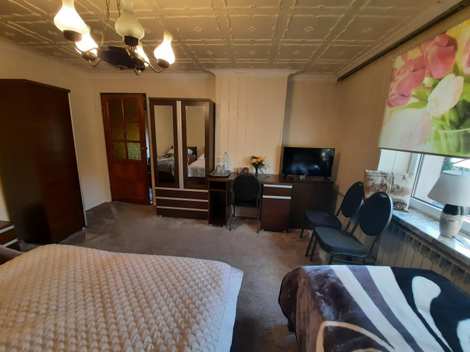 Bedroom 8