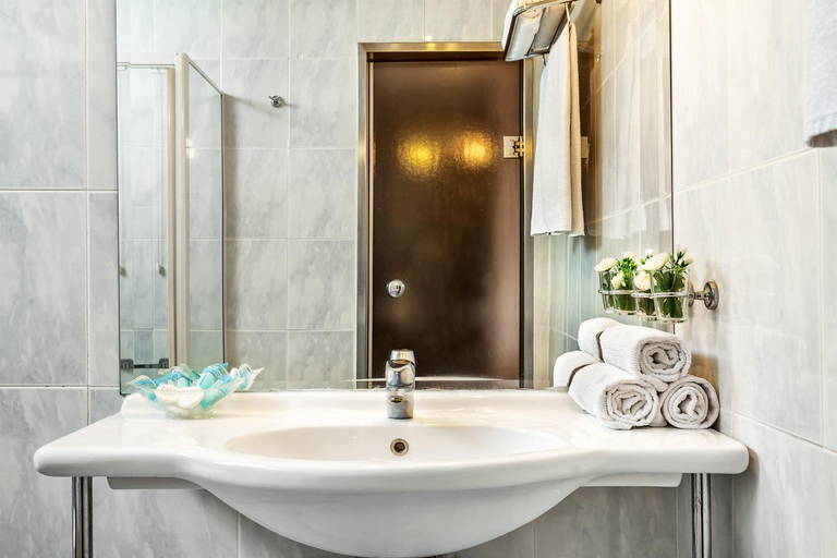 Bathroom 4, Minerva Premier Hotel, Central Macedonia