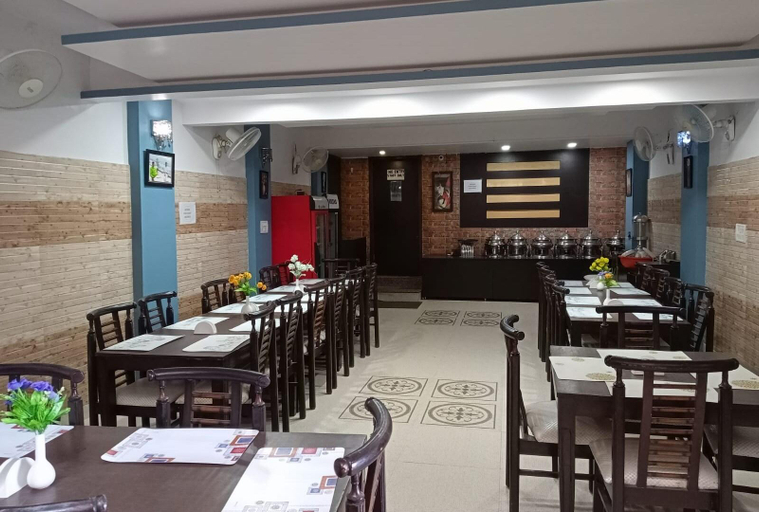 Food & Drinks 2, Green Palms Rubystone Exotic, Garhwal