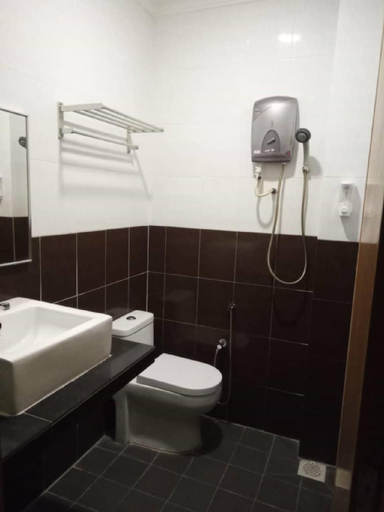 Bathroom 3