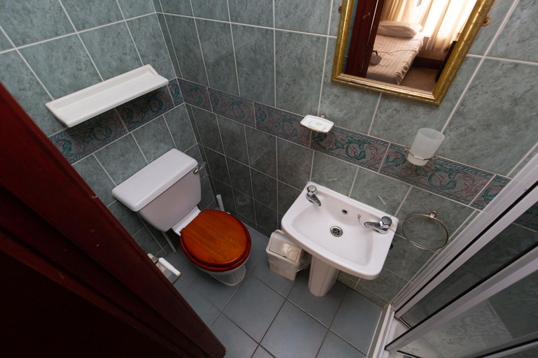 Bathroom, The Riviera Hotel, Blackpool