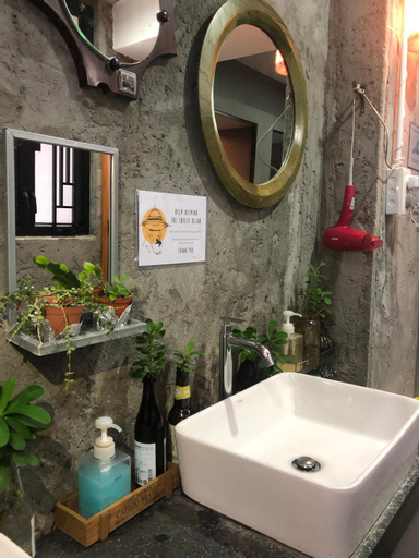 Bathroom 10