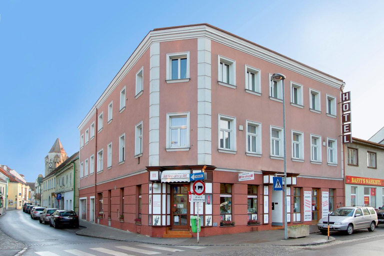 Others 2, Hotel zur Sonne, Korneuburg