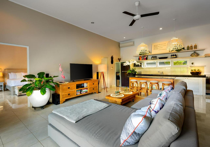Others 4, Villa Bloom 4 - 2 King bedrooms , Sleep 4 Pax, private pool, Seminyak, Badung