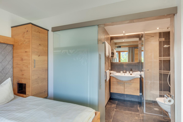 Bedroom 3, Apparthotel Talhof, Restaurant, Pool und Spa, Kufstein