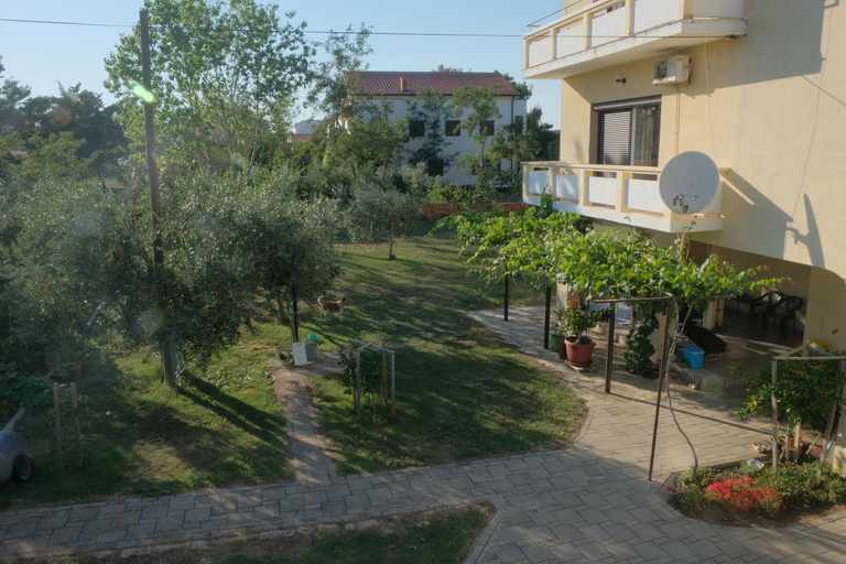 Others 5, Apartmani Bosiljka, Nin