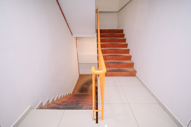 Others 5, Swing & Pillows @ PJ SS2, Petaling Jaya
