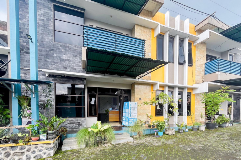 Exterior view 5, SUPER OYO 90950 Forzando House, Malang