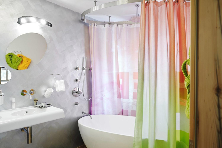 Bathroom 2, Raffl's Tyrol Hotel, Landeck