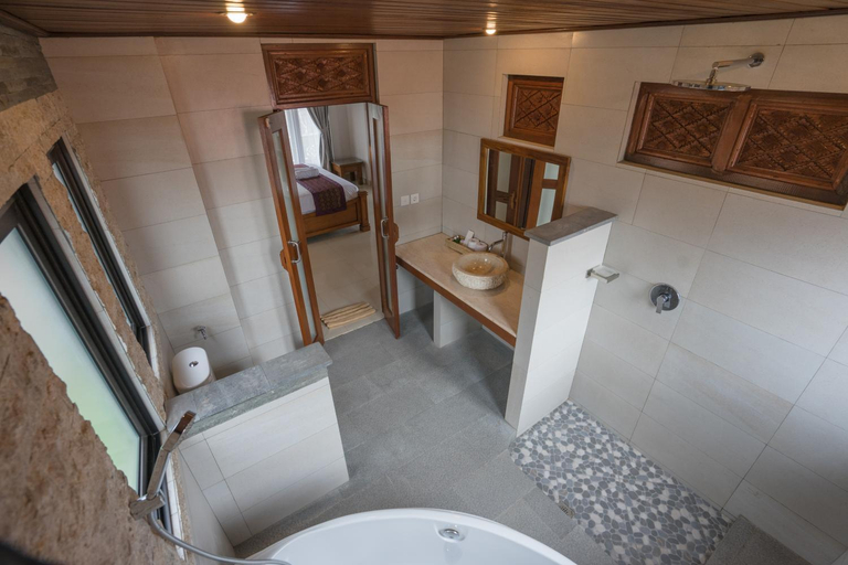 Bathroom 10