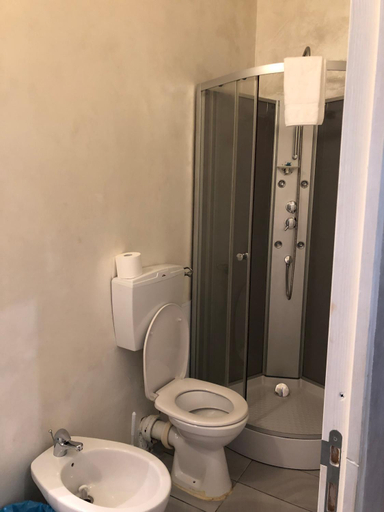 Bedroom 3, Cavour Guest House, Imperia
