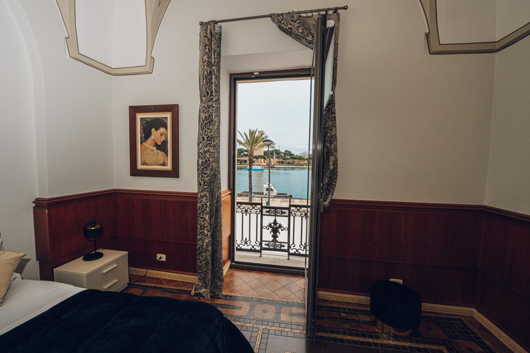 Bedroom 4, Verso Oriente, Brindisi