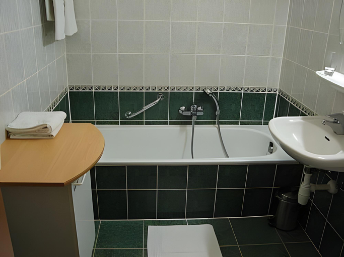 Bathroom, Hotel Carnac, West-Vlaanderen