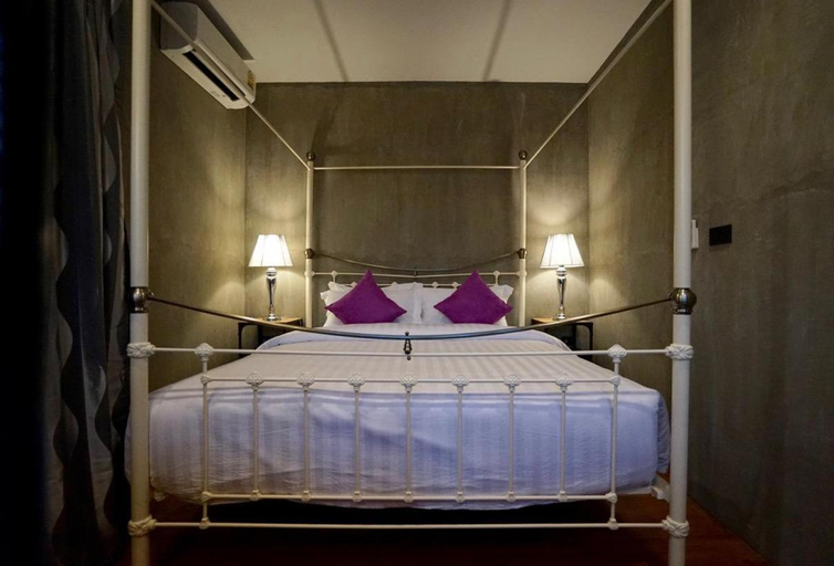 Bedroom 12
