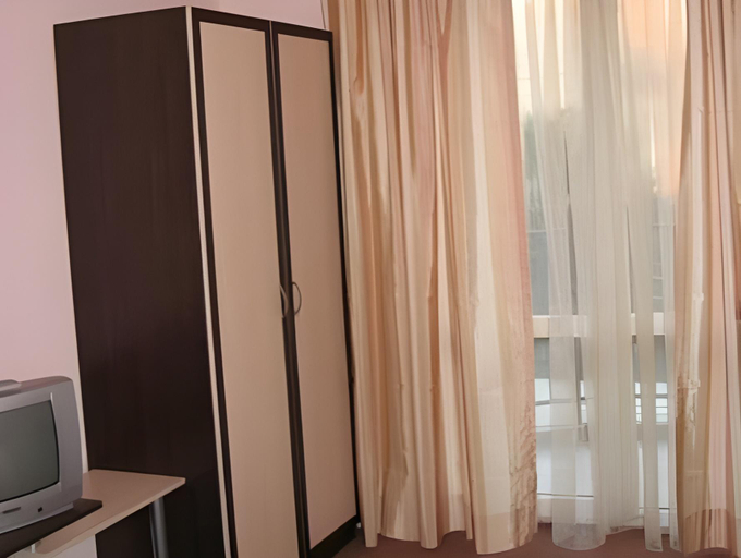Others 5, Palma, Burgas