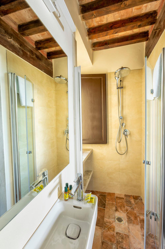 Bathroom 4, Borgo La Torre alle Tolfe, Siena