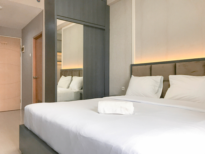 Minimalist and Cozy Studio Bale Hinggil Apartment By Travelio, Surabaya