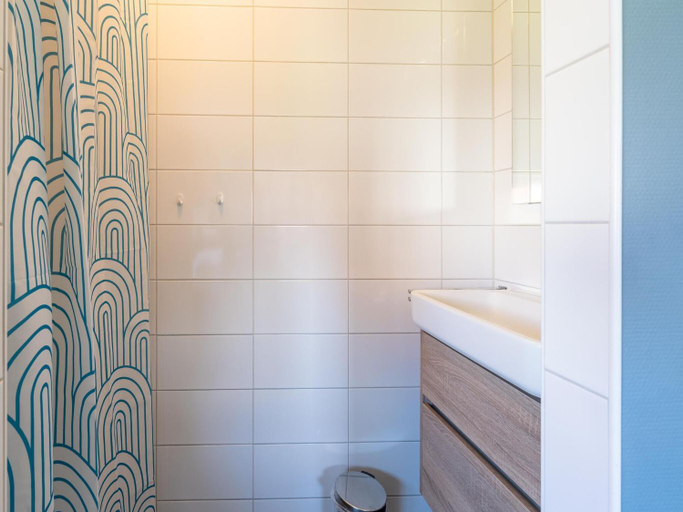 Bathroom 3, Zeeland Getaway Near Beach, Tholen