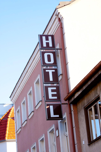 Others 3, Hotel zur Sonne, Korneuburg
