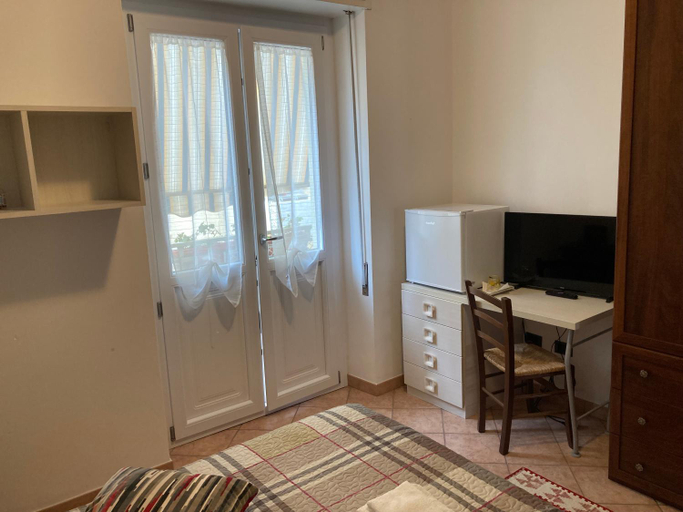 Others 3, B&B Marsiglia, Sassari
