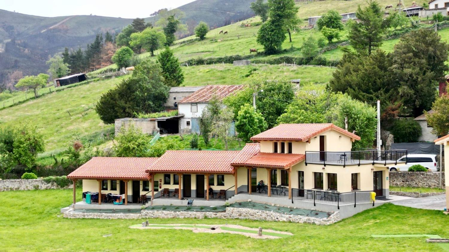 Others 3, Albergue Los Hospitales, Asturias