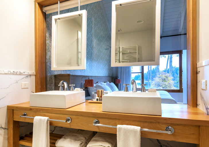 Bathroom 10