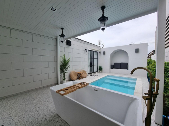 Others 3, Plubpla samut : White Villas, Muang Samut Songkhram