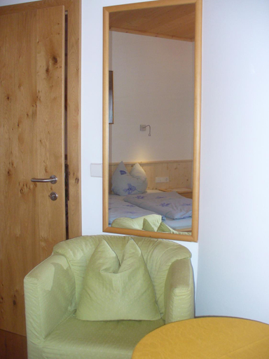 Bedroom 2, Mitschighof - Apartments und Pension - Heidis-Welt, Mitschig, Hermagor