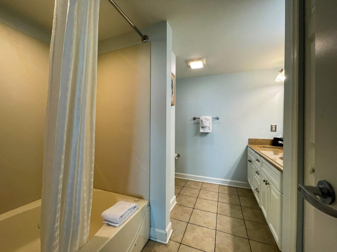 Bathroom 4, Horizon Resort, Horry
