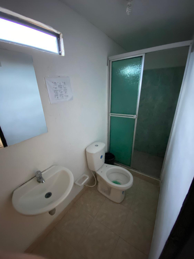 Bathroom 3, Hotel Policarpa, Guaduas