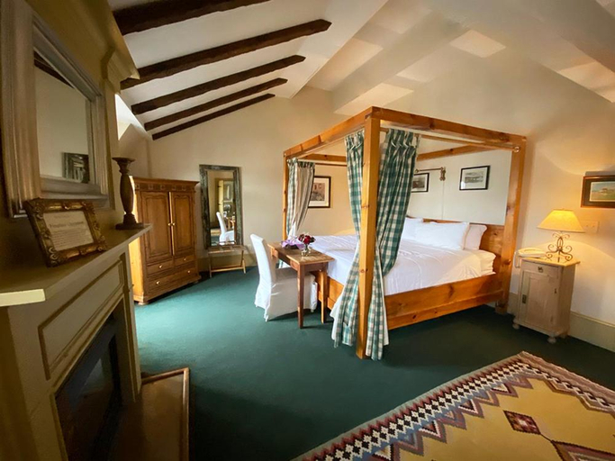 Others 3, The Red Lion Inn, Norfolk