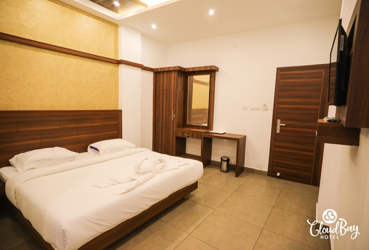 Others 4, Hotel CloudBay, Idukki
