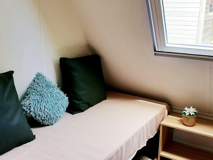 Bedroom 2, Glamping Lodge in the Ardennes, Namur