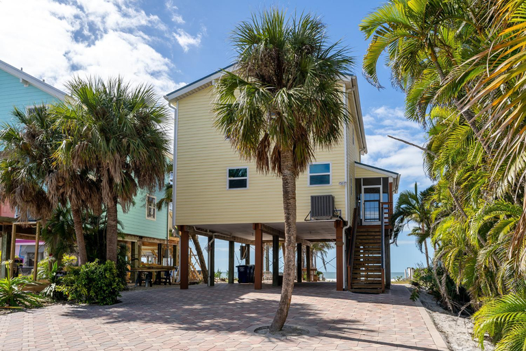 Others 4, Castaway Cottage, Lee