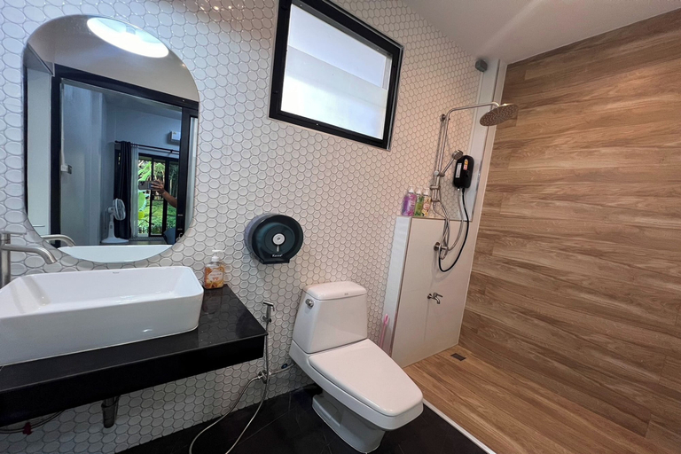 Bathroom 3, Baansuan Jaidee near Ton Nga Chang Waterfall, Hat Yai