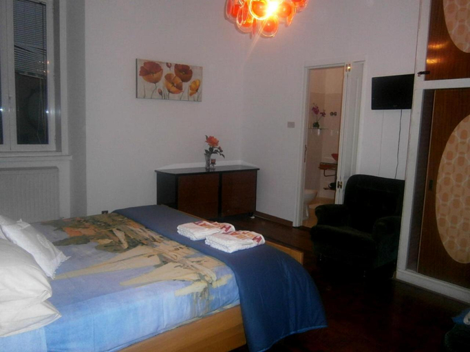 Others 5, B&B Ametista, Trieste