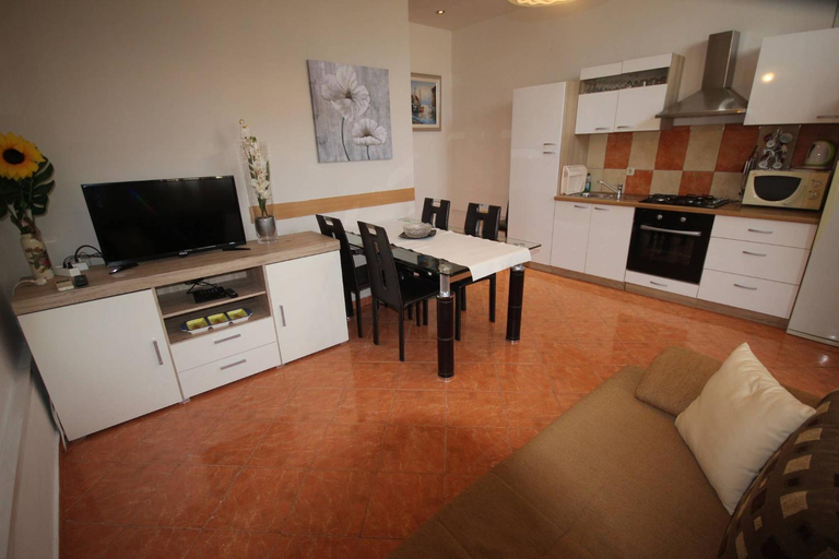 Food & Drinks 3, Family Apartment Mirela Borik, Zadar
