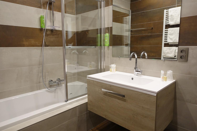 Bathroom 4