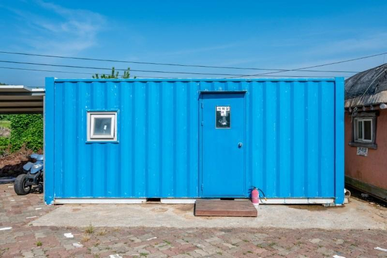 Taean BB Caravan Glamping Camping Site, Taean