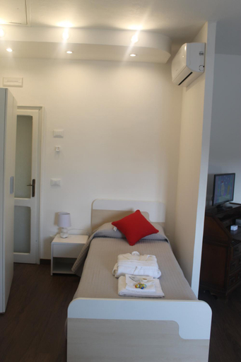 Others 4, Residenza San Tomaso, Verona